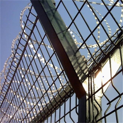 Galvanized Airport Perimeter Fence 50*100mm 50*150mm Hole Y Post Fence